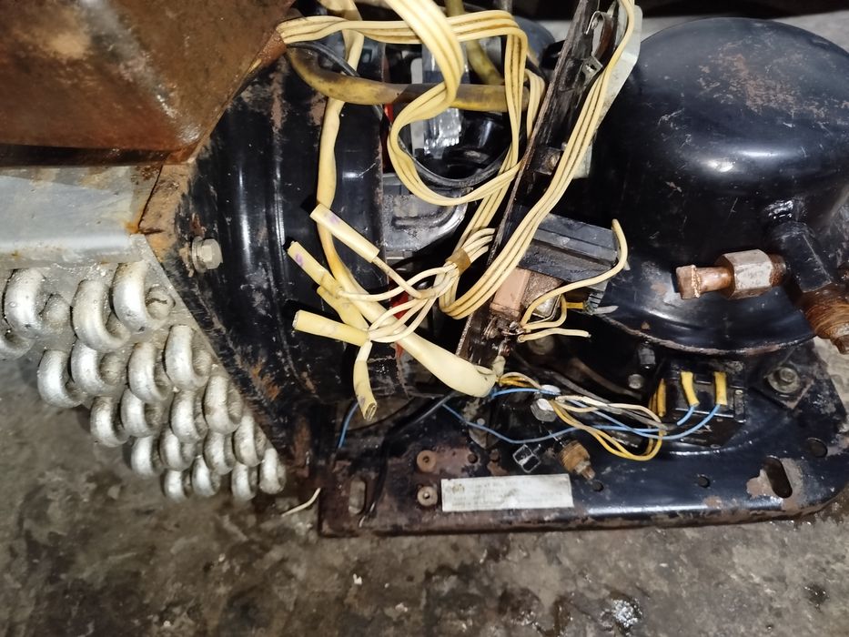 Компрессор холодильника