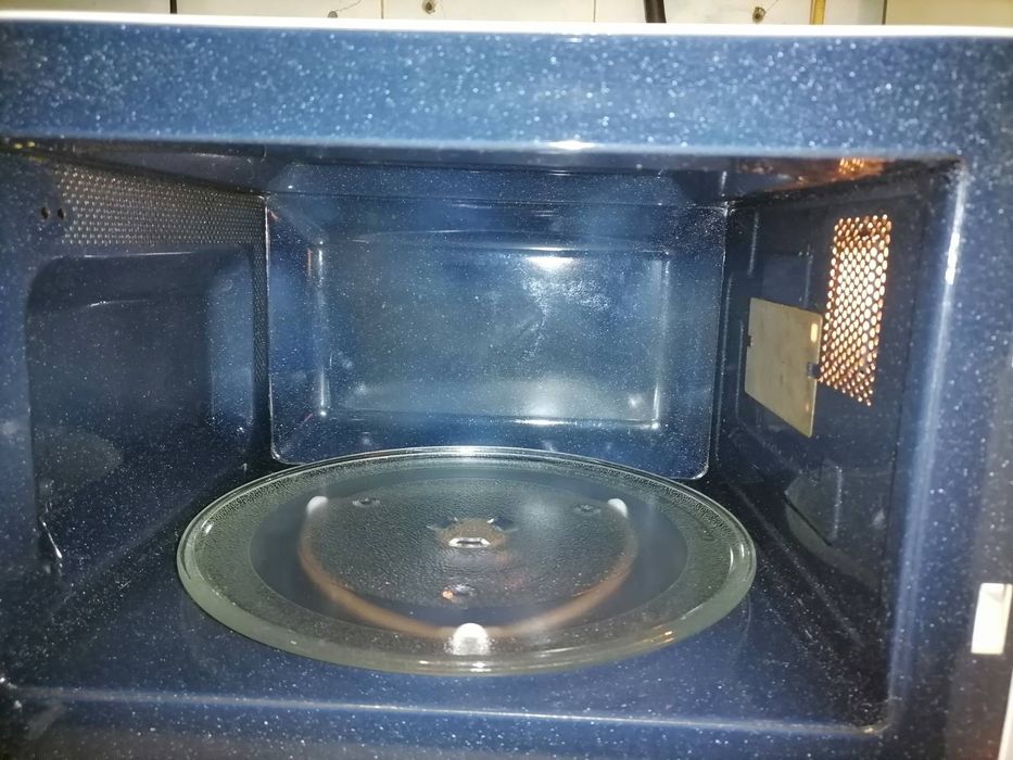 Микроволновая печь  SAMSUNG