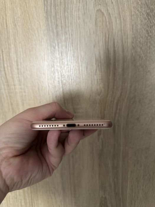 iPhone 8 Plus Gold 64 GB Neverlock відмінний стан