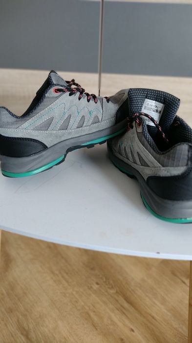 Hi-Tec buty trekkingowe 

Mam do sprzedania buty trekkingowe Hi-Tec un