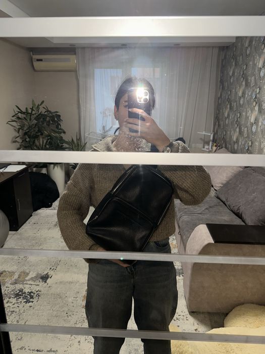 Сумка-слінг Calvin Klein