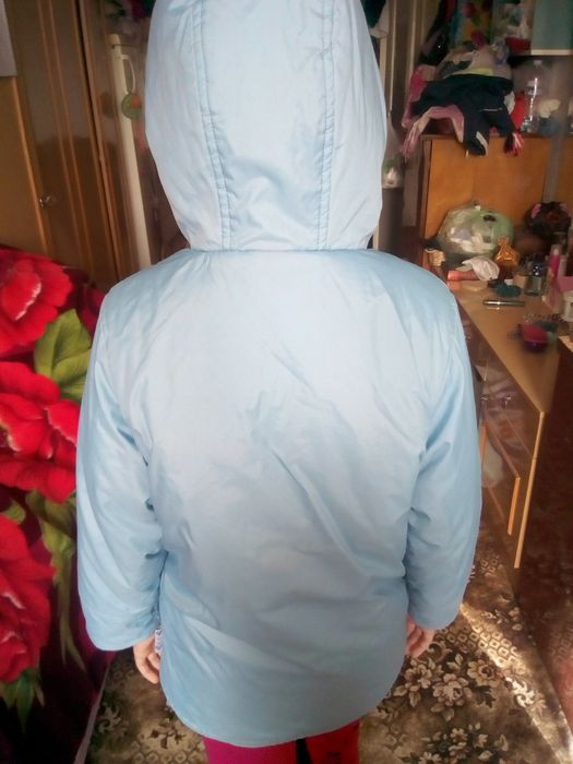 Курточка на девочку теплая