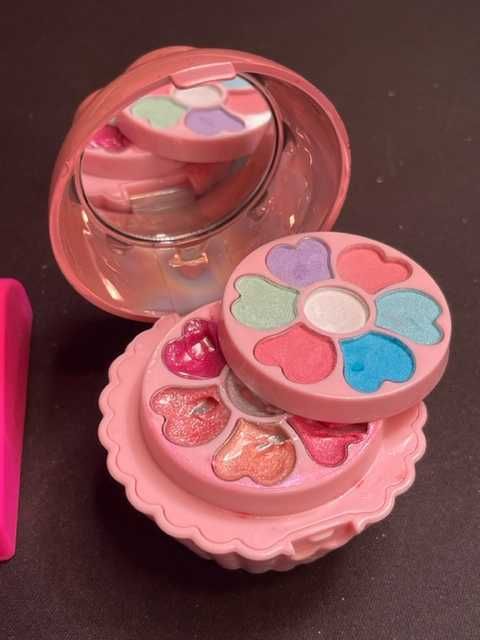 Caixas de pinturas para criança