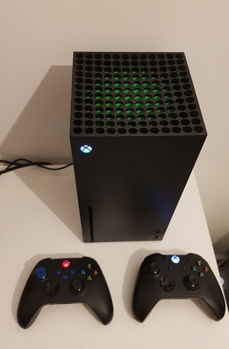 Zestaw Konsola Microsoft Xbox Series X + 2 Pady + GRY+ Akcesoria