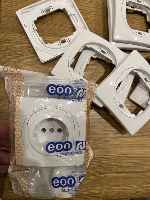 Рамки aling conel EON для розеток і включателів.