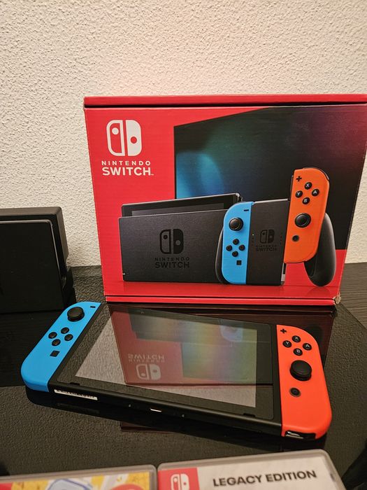 Nintendo Switch V2 + FIFA23 + Acessórios + Bolsa