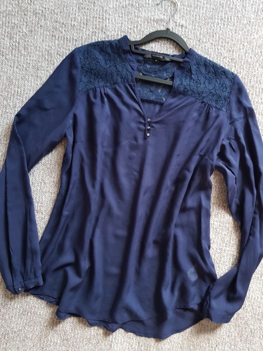 Reserved bluzka z koronką M długi rękaw jesienna granatowa dobry materiał wiskoza v-neck