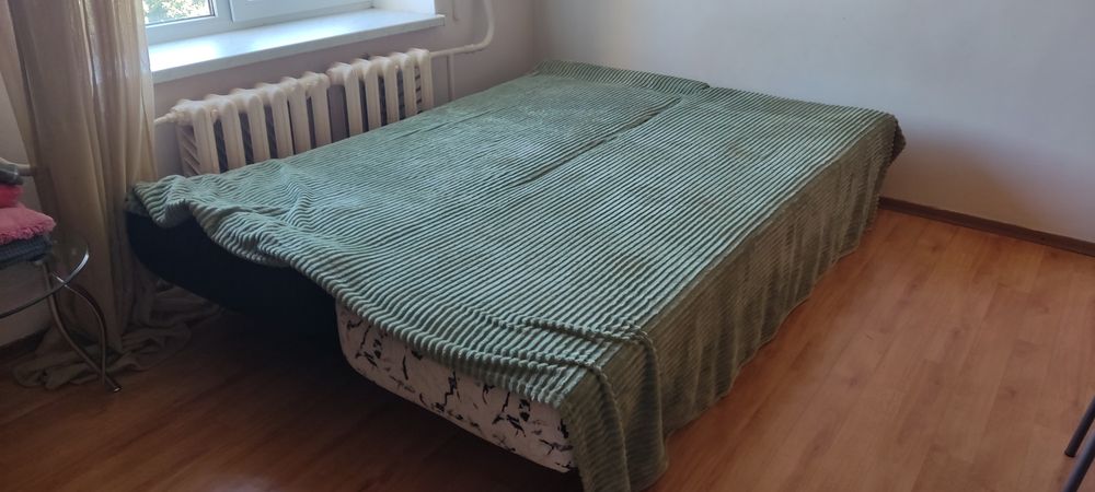 Срочно продам раскладной диван Б/У