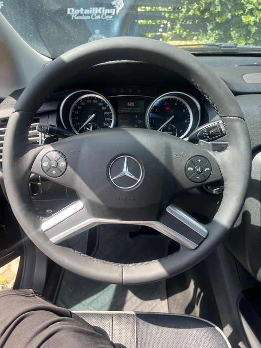 Obszywanie kierownic skórą DOJEŻDŻAMY