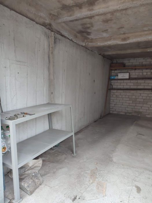 Продам  гараж на Титова 18б