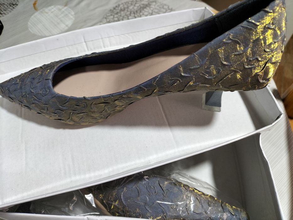 Sapatos novos ,mas sem etiqueta..