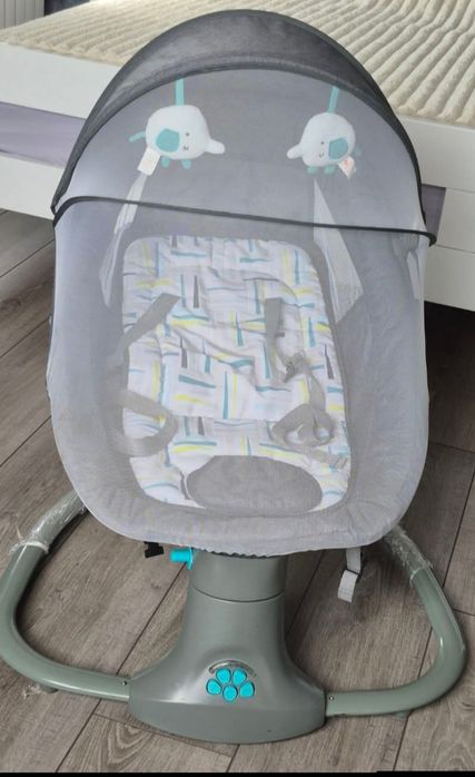 Гойдалка в чудовому стані можна використовувати  з народження