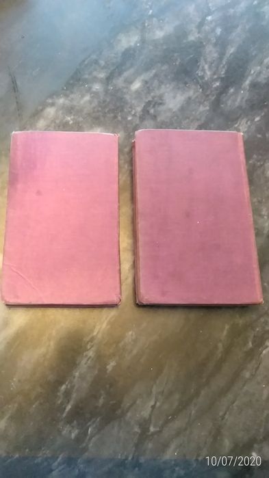 2 livros de aprendizagem de inglês muito antigos