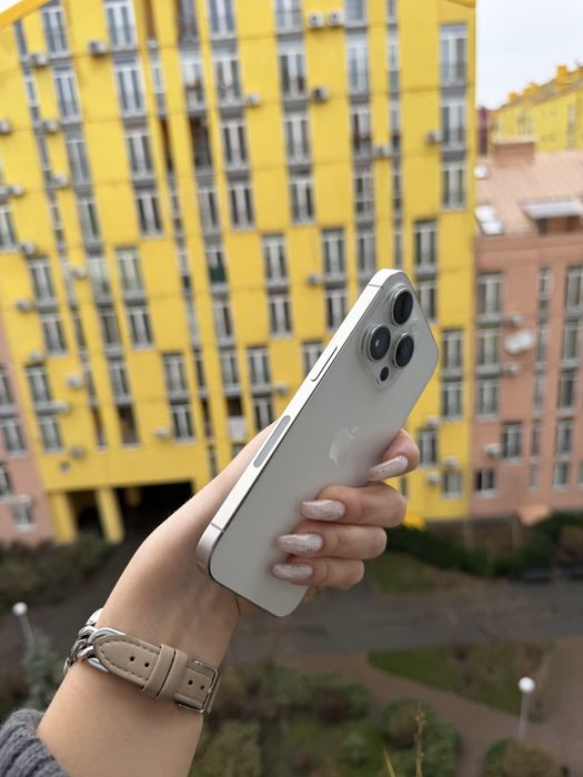99% Аккум iPhone 15 Pro 256Gb White Titanium Neverlock айфон про
