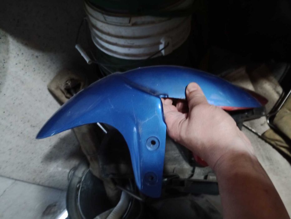 Крыло переднее на априлия леонардо или гилера ранер