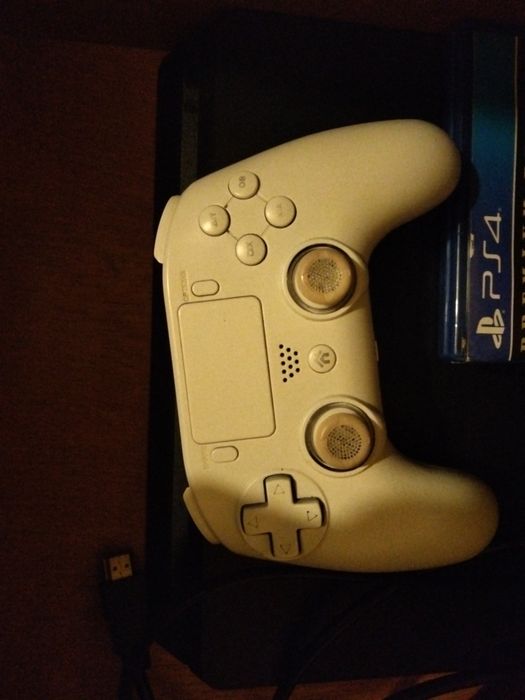Vendo esse comando de ps4 com luz led de várias cores funciona perfeitamente