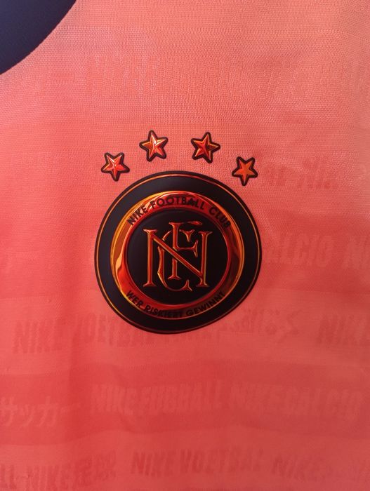 футболка nike football club в идеальном состоянии