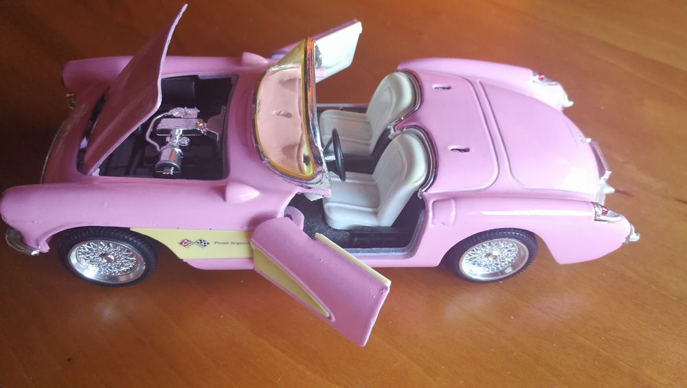 Miniaturas 1/24 carros antigos coleção