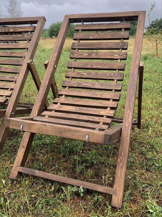 Крісло шезлонг.