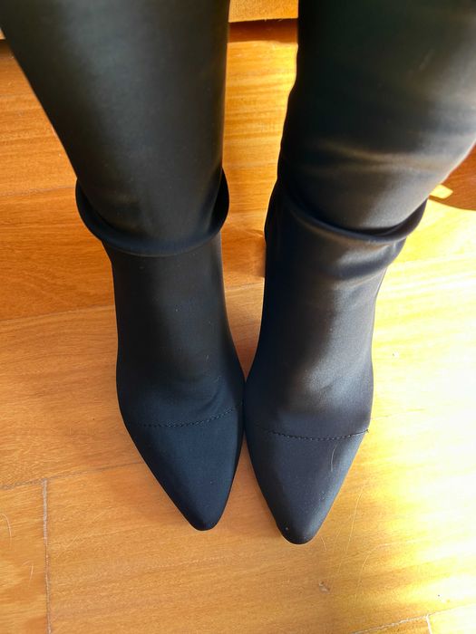 Botas em lycra com salto transparente