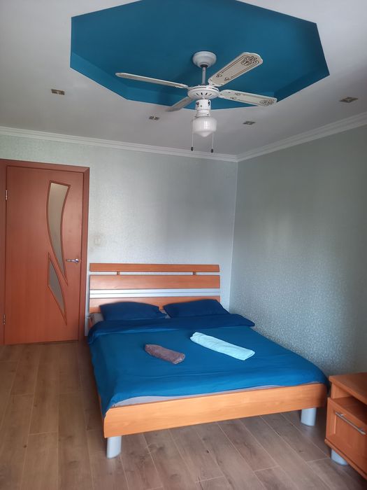 Квартира подобово посуточно.Недалеко озеро.Центр 2к, власник