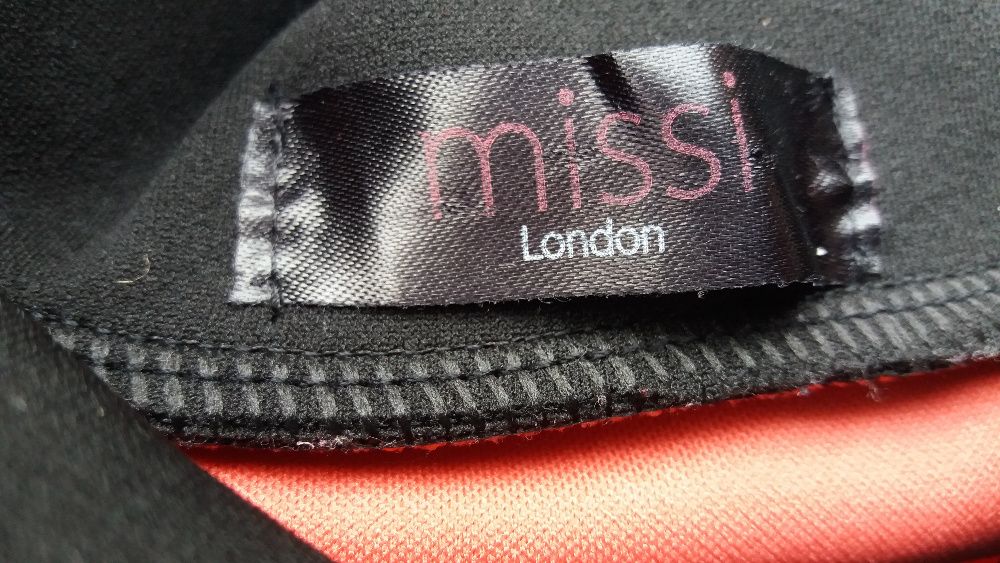 Różowa sukienka z kołnierzykiem Missi London 38 M 10