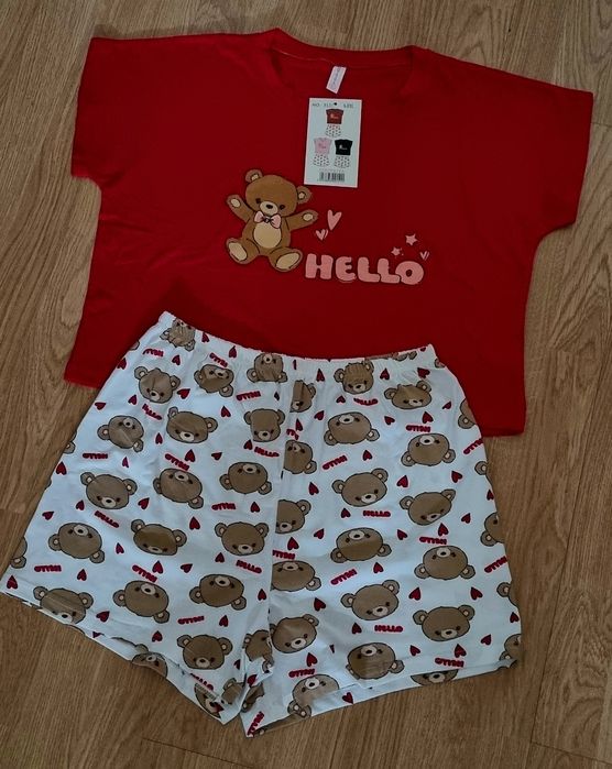 Pijama de verão, em tons de vermelho com ursinhos. Tamanho L