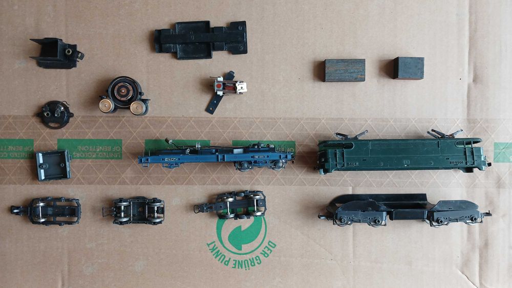 Peças p/ modelismo ferroviário, carrocerias, chassis locomotiva Jouef