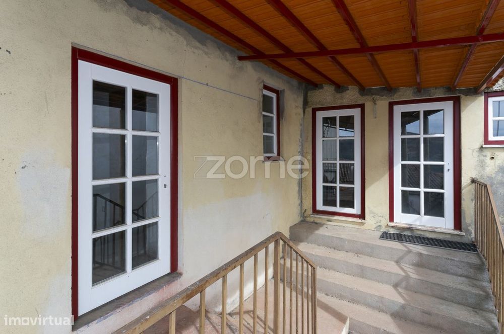 Moradia para Recuperar em Provesende – Coração do Douro Vinhateiro