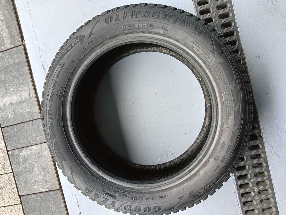 Sprzedam opony zimowe używane 205/55R16 Goodyear