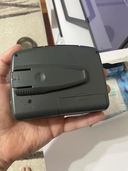 Продам касетний плеєр philips dinamic bass boost AQ6585