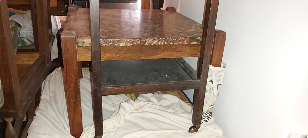 Mesa de centro tampo em mármore antiga