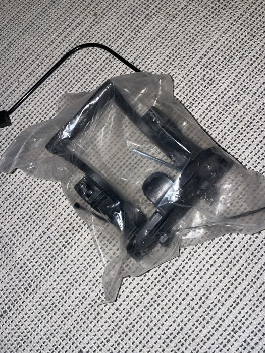 Koszyk czarny Rowerowy JET z rączką i mocowaniem 34 x 25 cm