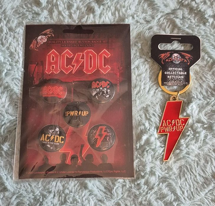 Pack Conjunto de Crachás e Porta-chaves  1/2