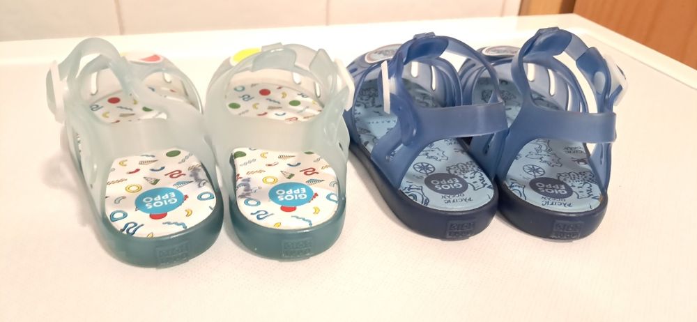 Crocs e sandálias Gioseppo 24