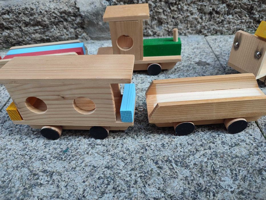 Brinquedos de madeira64862729804803121