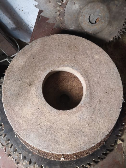 Продам абразивні круги 2шт
