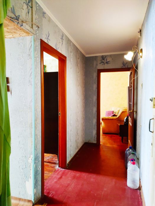 Продам 4 комнатную квартиру в центре Чугуева