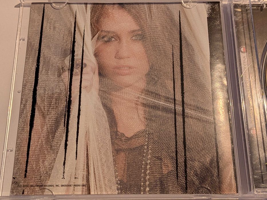 Miley Cyrus - Can't By Tamed CD