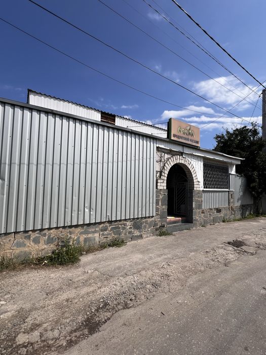 Продається комерційне приміщення