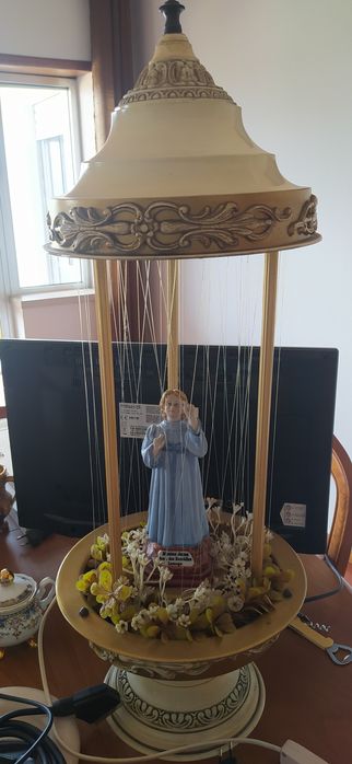 Peça lindíssima com iluminação incorporada