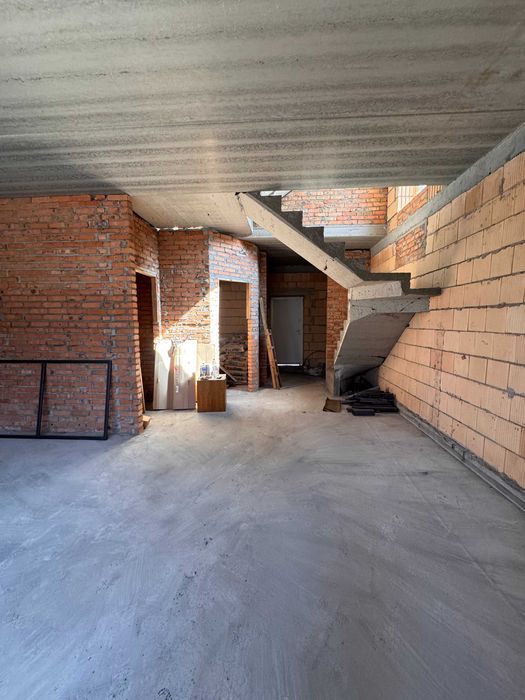 Дуплекс серед сосен | 140 м² | 2,2 сотки | Держпрограми