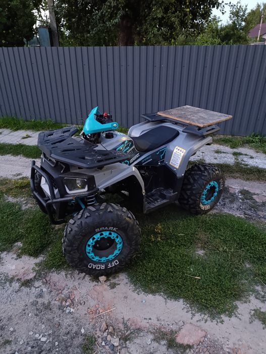 Продам квадроцикл на  бензині 150 кубів  Spark