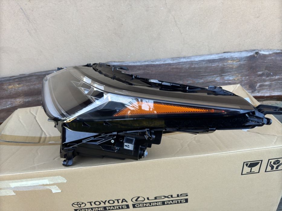 Lexus Rx reflektor lampa przód
