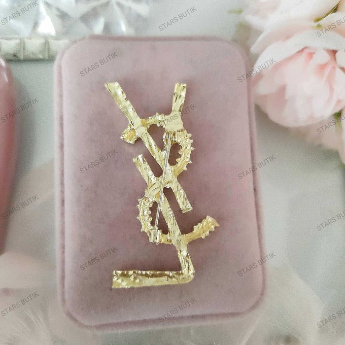 Duża broszka pionowe litery Y*L opyum stal chirurgiczna włoskie złoto
