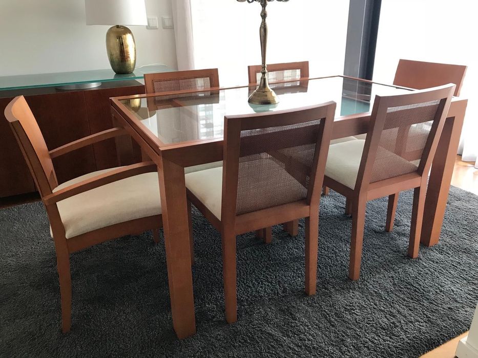 Mesa de jantar e 4 cadeiras