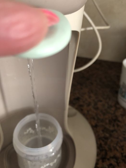 Maquina de preparar biberões marca Beaba