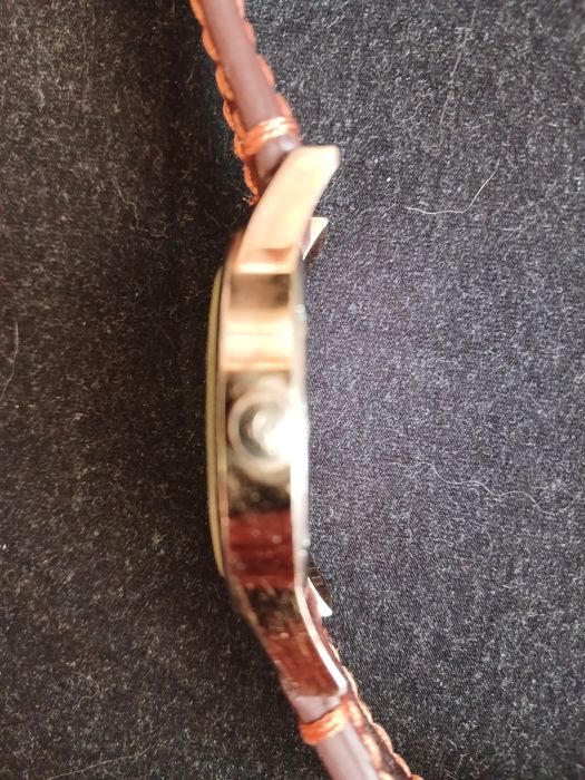 Часы Continental