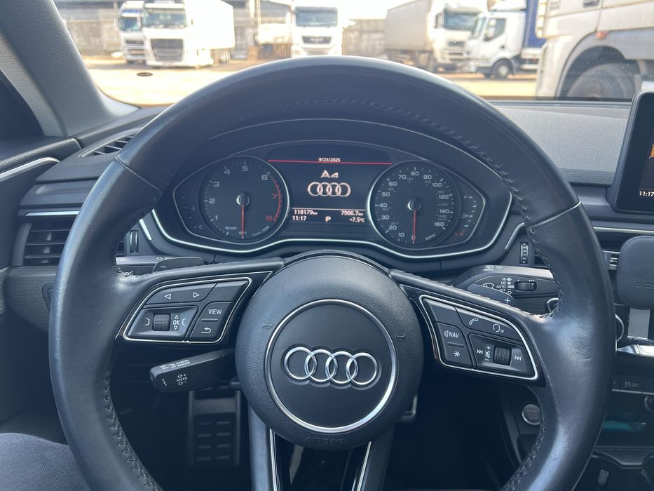Автомобіль AUDI A4B9