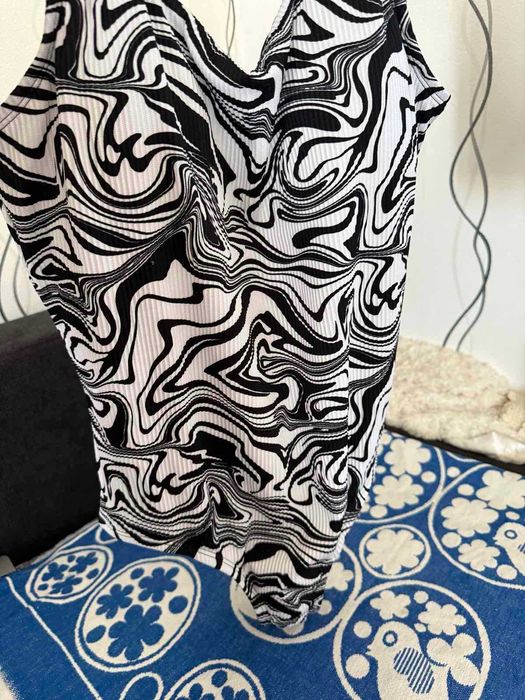 Продам новий суцільний купальник Nike